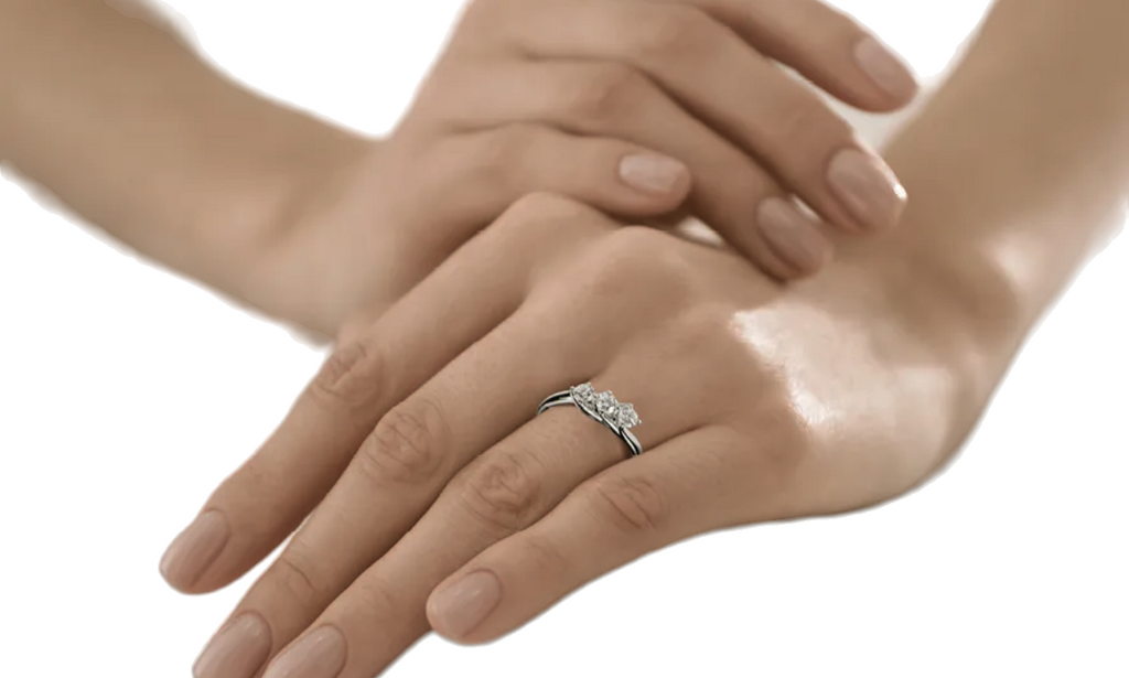 Anello Trilogy certificato HRD ANTWERP in oro bianco 18k e 3 diamanti naturali 0,52 ct