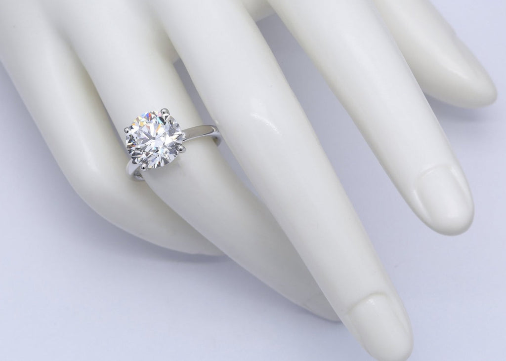 Anello solitario in oro bianco 18k e diamante naturale da 2.02 ct.  D IF