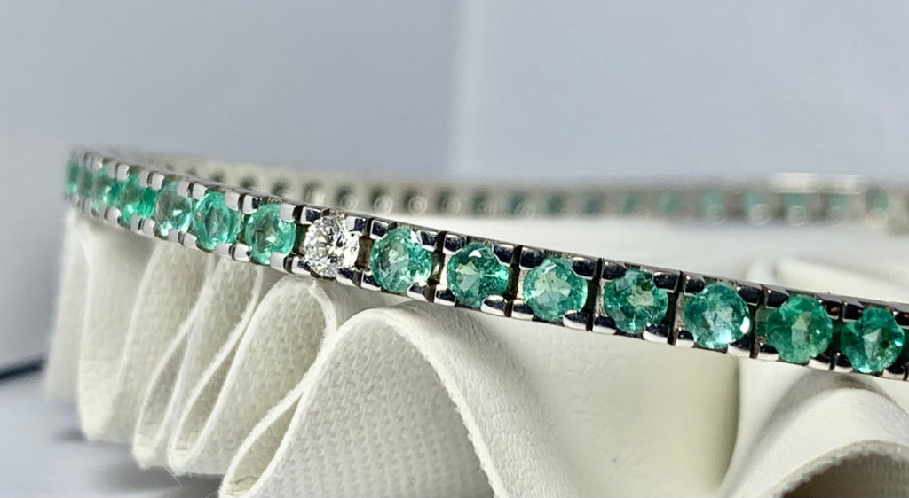 Bracciale tennis - 18 carati Oro bianco - 6.38ct. tw. Smeraldo - Diamante