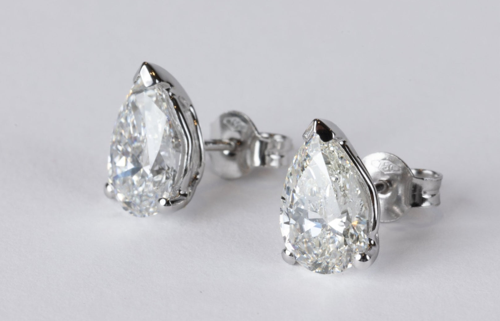 Orecchini - 18 carati Oro bianco - 0.44ct. tw. Diamante (Naturale) - Pera