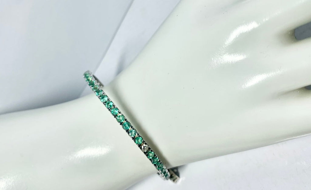 Bracciale tennis - 18 carati Oro bianco - 6.38ct. tw. Smeraldo - Diamante