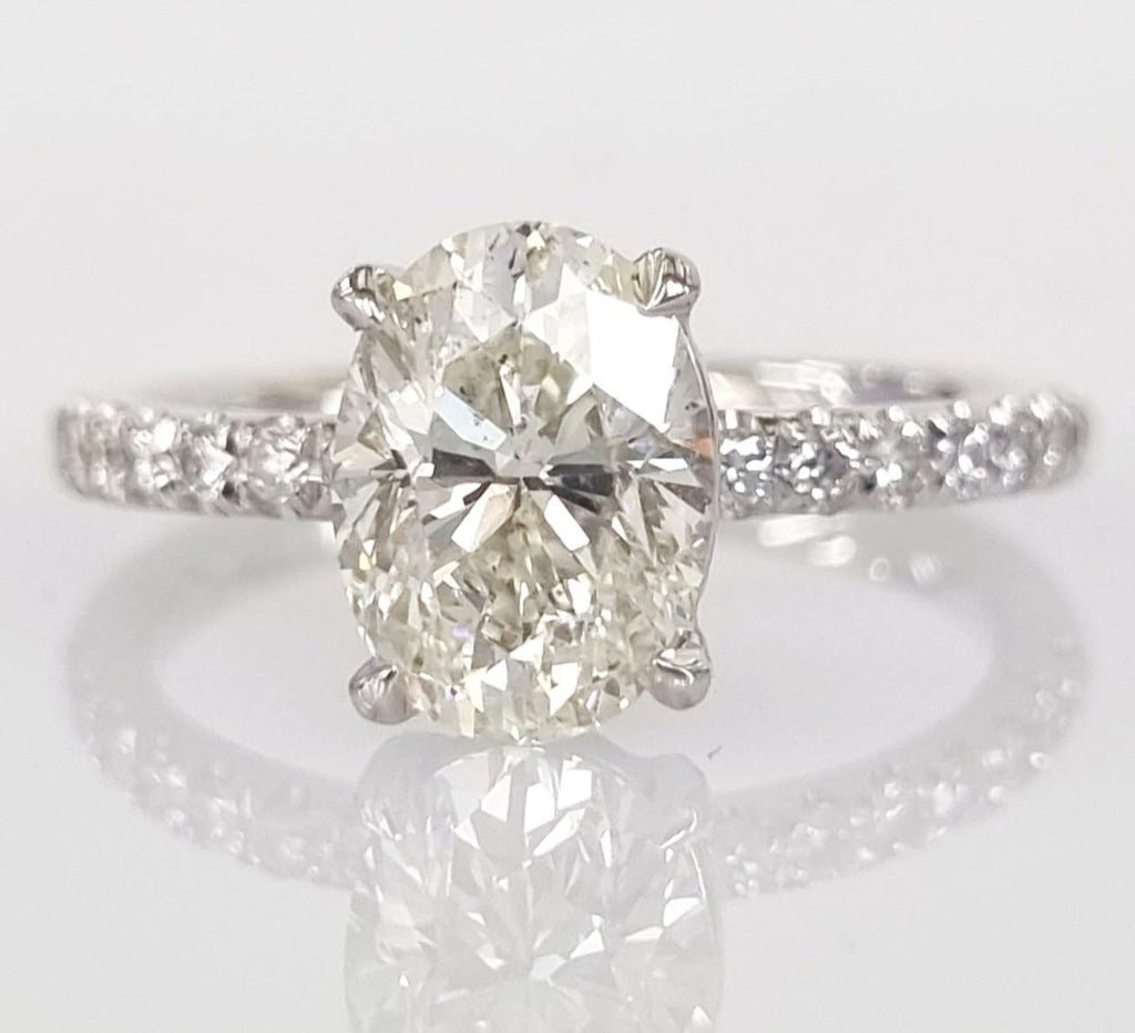 Anello solitario in oro bianco e diamanti naturali ovale 1.99 ct