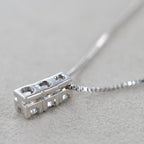 Collana con pendente Trilogy piccolo a scalare con diamanti carati 0.30 ct