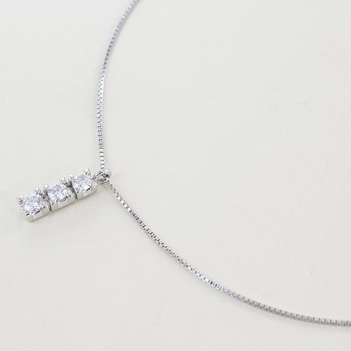 Collana con pendente Trilogy con diamanti carati 0.30 D VVS1