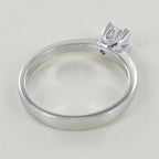 Anello solitario in oro bianco 18k e diamante naturale centrale 0,40 ct