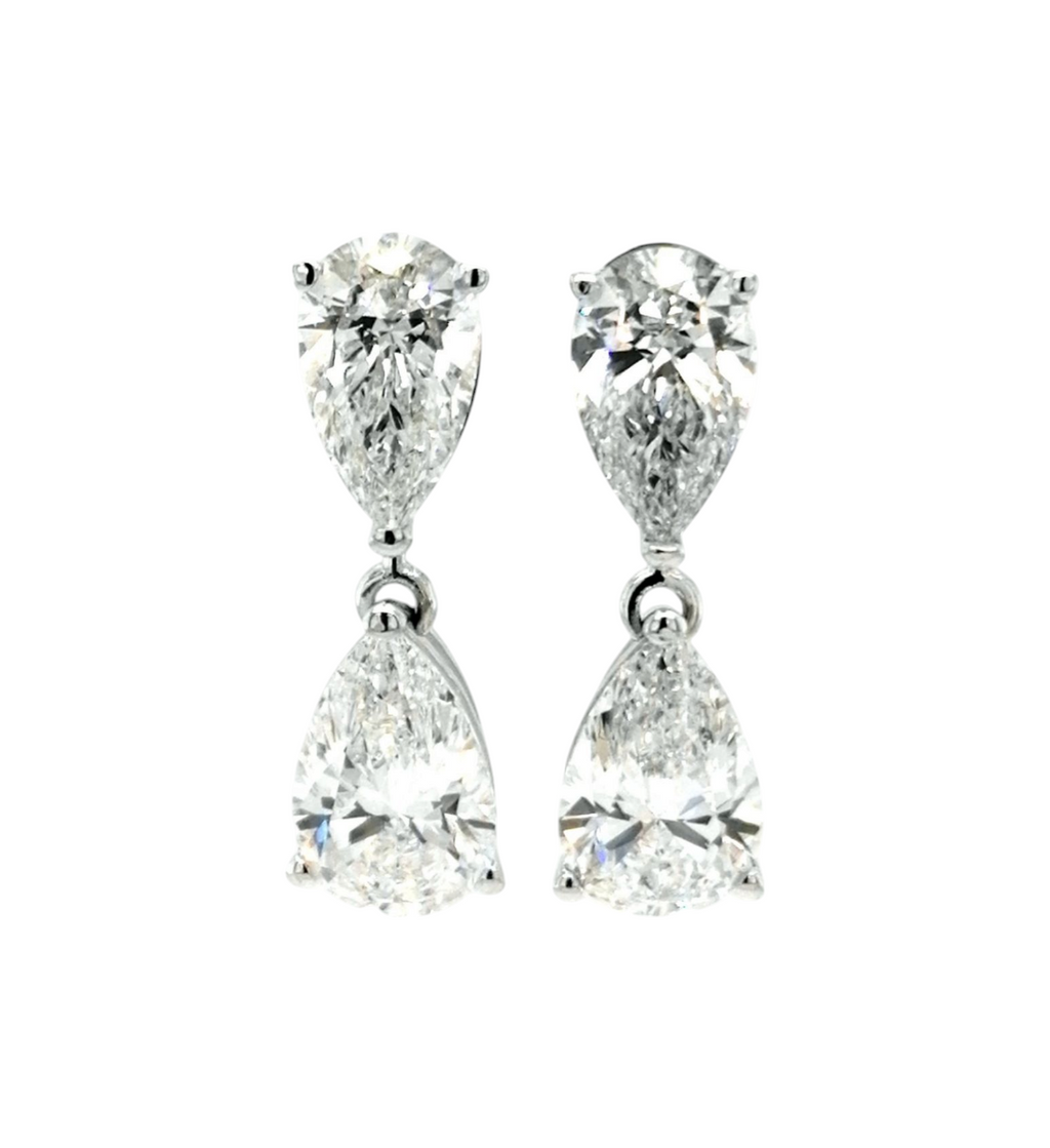 Orecchino in oro 18k con diamanti naturali taglio pera 2.02ct