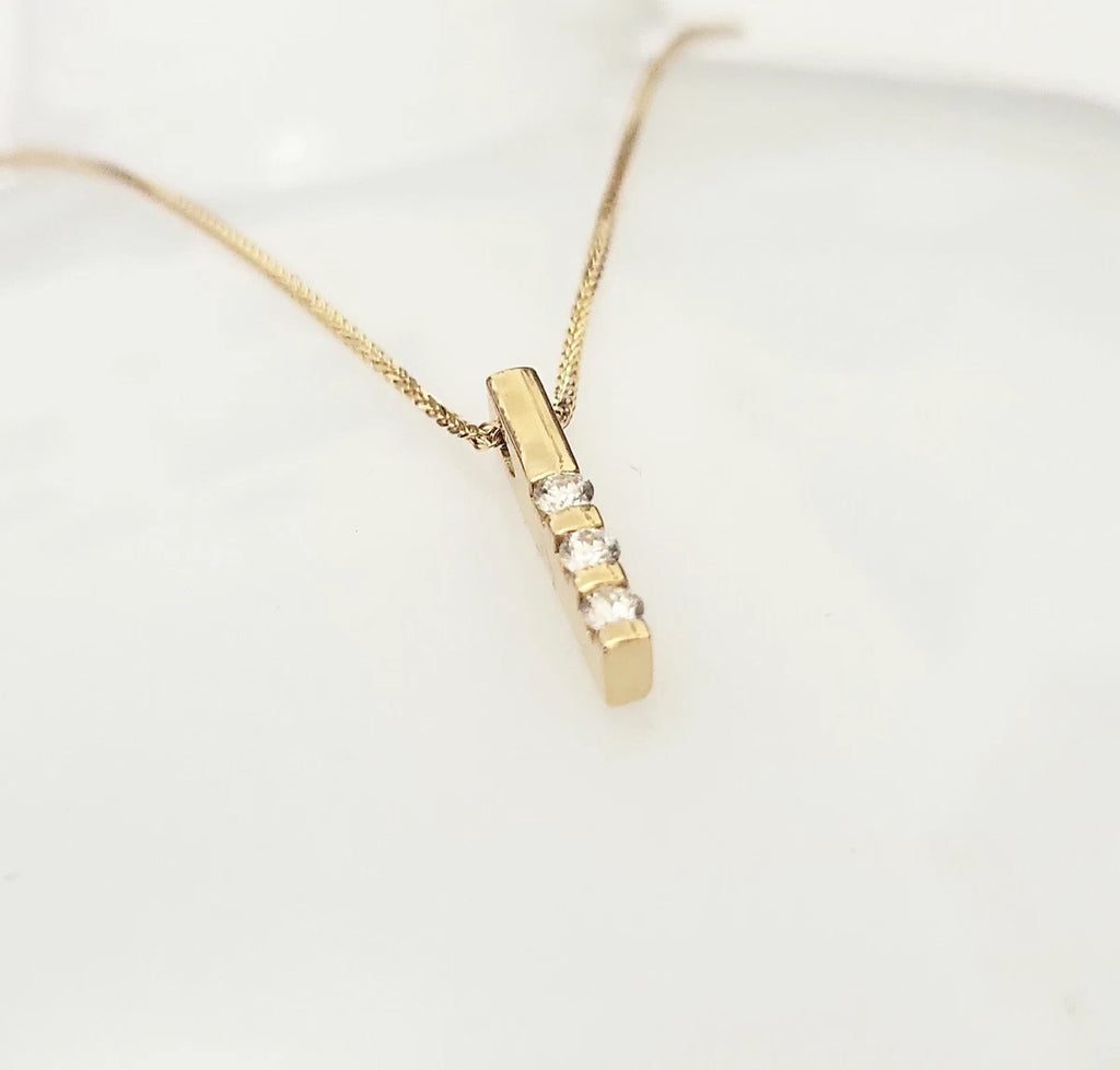 Ciondolo trilogy con catenina e diamanti naturali 0,45ct