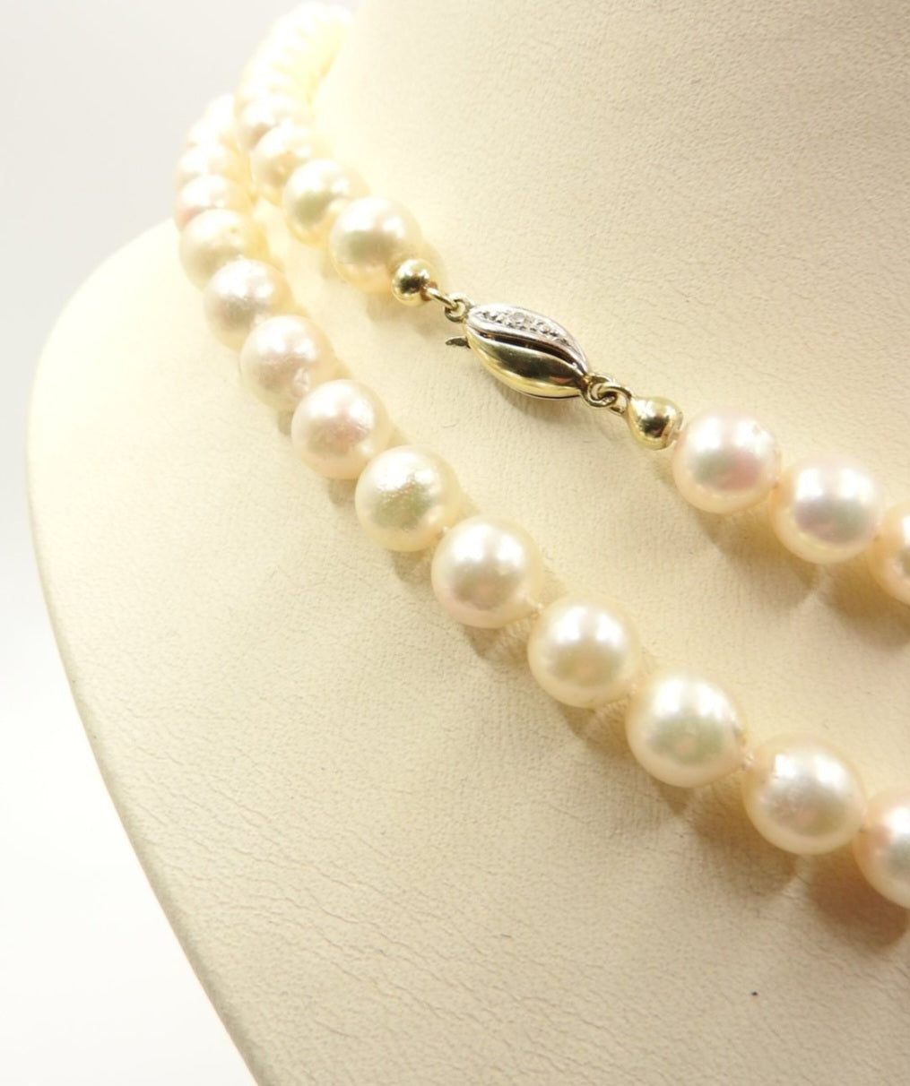 Collana in oro bianco 18k e perle naturale akoya e diamanti naturali