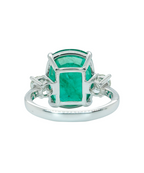 Anello trology in oro bianco e smeraldo 7.30 ct  e diamanti naturali 0.50ct