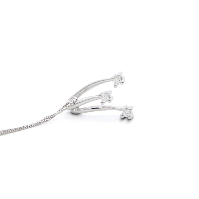 Collana con pendente trilogy con 0.30ct Diamanti Naturali  in oro bianco 18kt