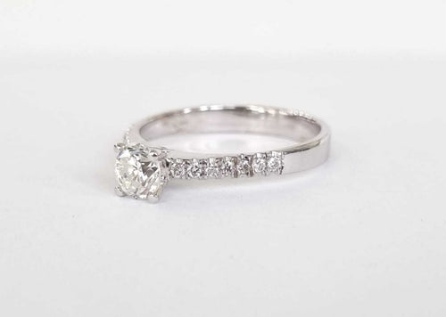 Anello fidanzamento in oro bianco 18k e diamanti naturali certificato igi 0.69ct