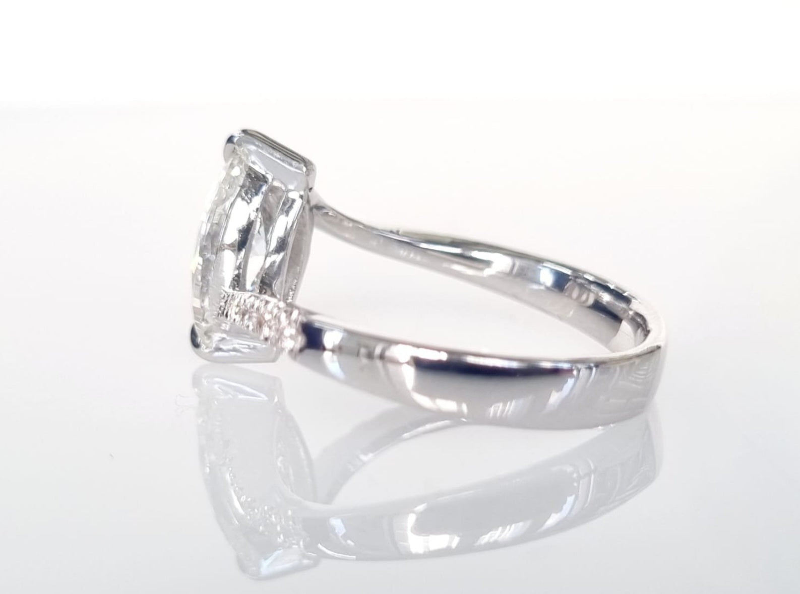 Anello - 18 carati Oro bianco - 0.65ct. tw. Diamante (Naturale)