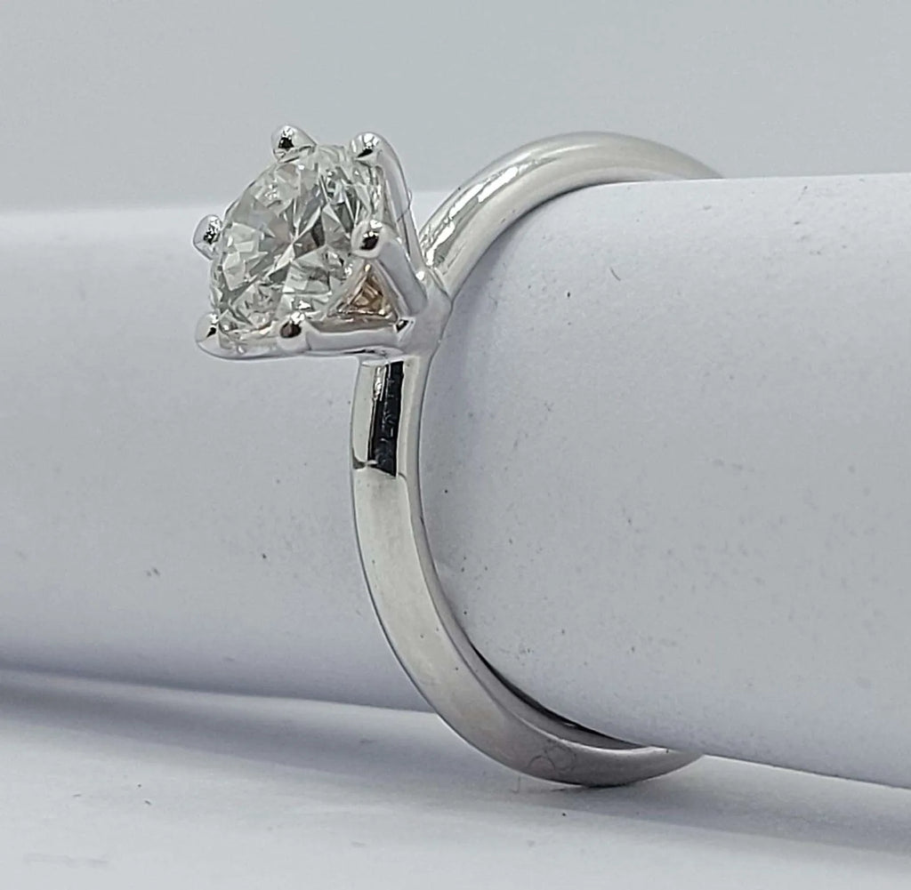 Anello solitario diamante naturale  1.50 ct certificato IGI D VVS1