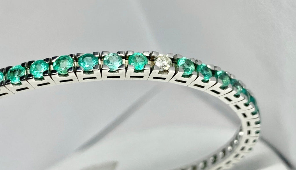 Bracciale tennis - 18 carati Oro bianco - 6.38ct. tw. Smeraldo - Diamante
