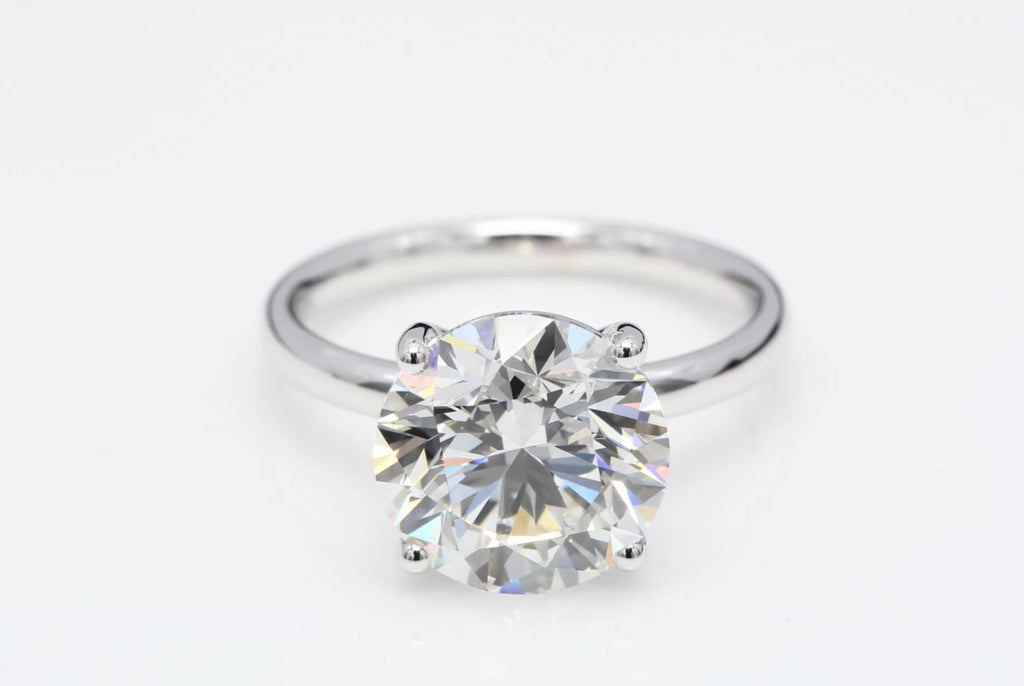 Anello solitario in oro bianco 18k e diamante naturale da 2.02 ct.  D IF