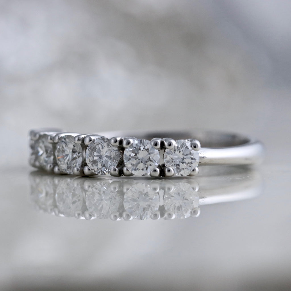 Anello Riviera -0.70 ct 7 Diamanti Naturali