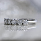 Anello Riviera -0.70 ct 7 Diamanti Naturali