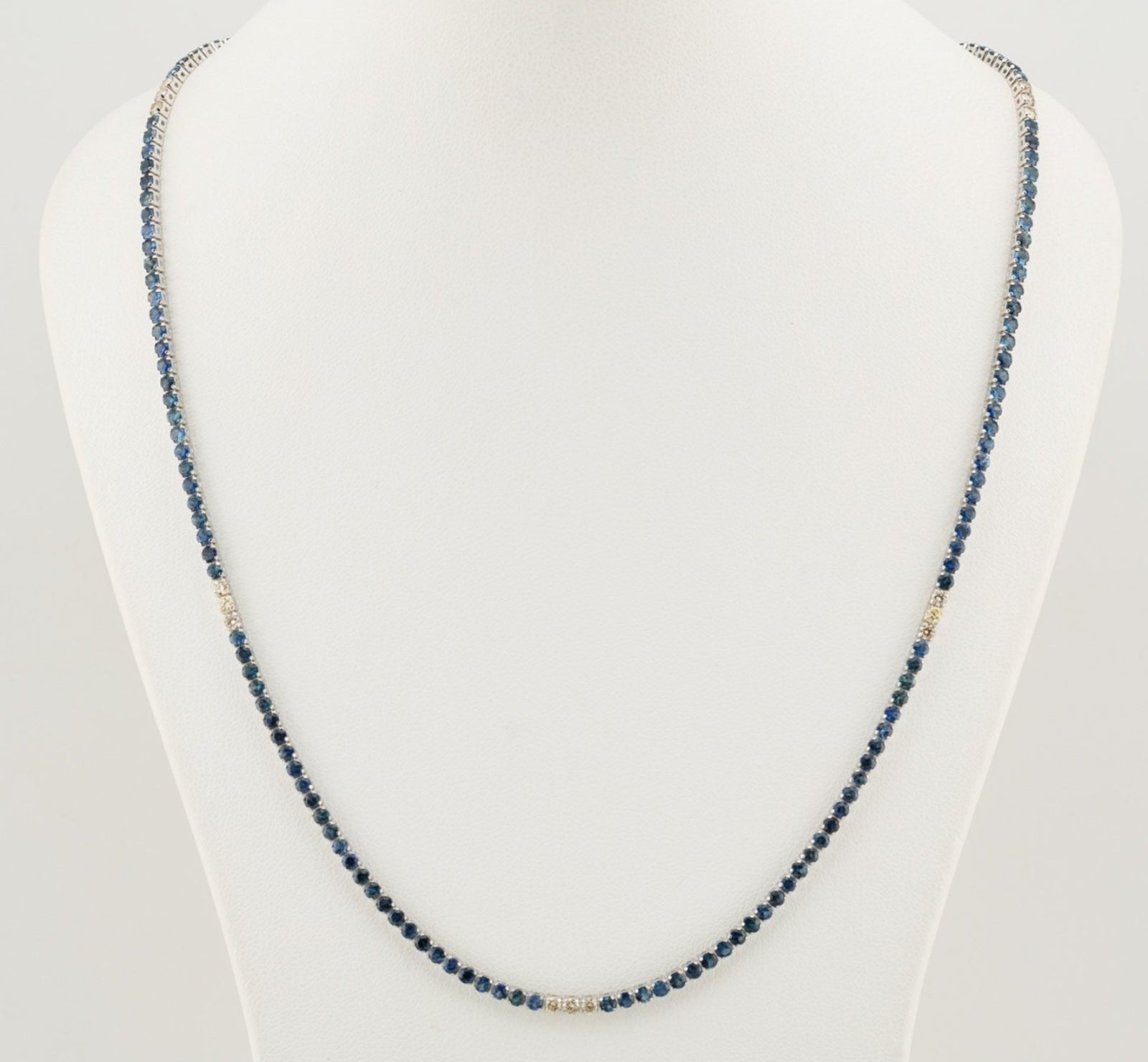 Collana - 18 carati Oro bianco - 10.16ct. tw. Zaffiro - Diamante naturale