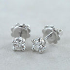 orecchini punto luce certificato HRD con 2 diamanti naturali 0,40 ct