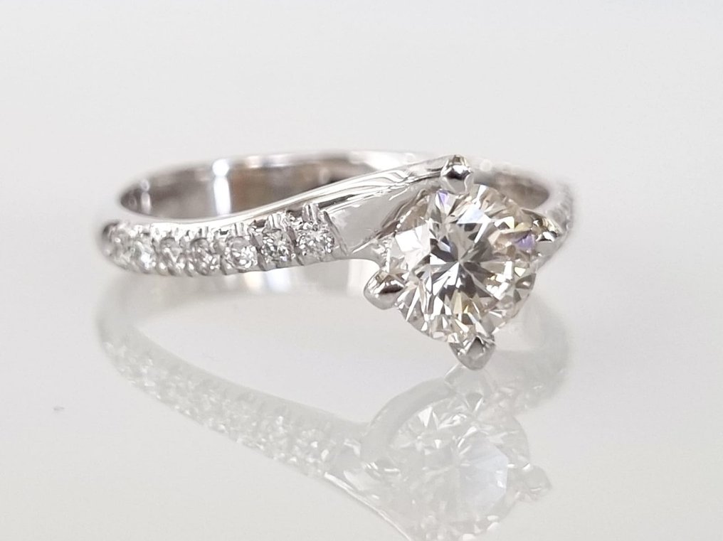 Anello di fidanzamento - 18 carati Oro bianco - 0.87ct. tw. Diamante (Naturale)