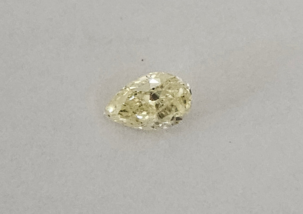 Diamante naturale pera certificato GIA  0.67ct