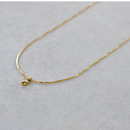 ciondolo punto luce quadrato in oro giallo e diamanti naturale  0,50ct