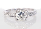 Anello fidanzamento in oro bianco 18k e diamanti naturali certificato igi 0.90ct