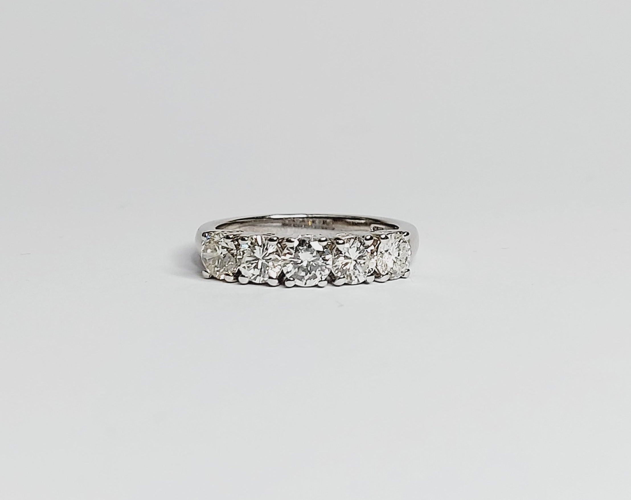 Anello veretta a 5 diamanti naturali 0.50ct certificato IGI D VVS1