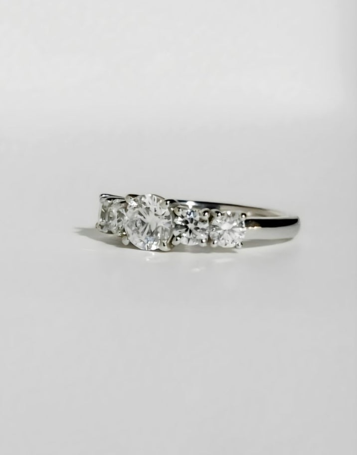 Anello fidanzamento in oro bianco 18k e diamanti naturali certificato igi 1.45ct