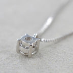 ciondolo punto luce con diamante naturale 0,50 ct