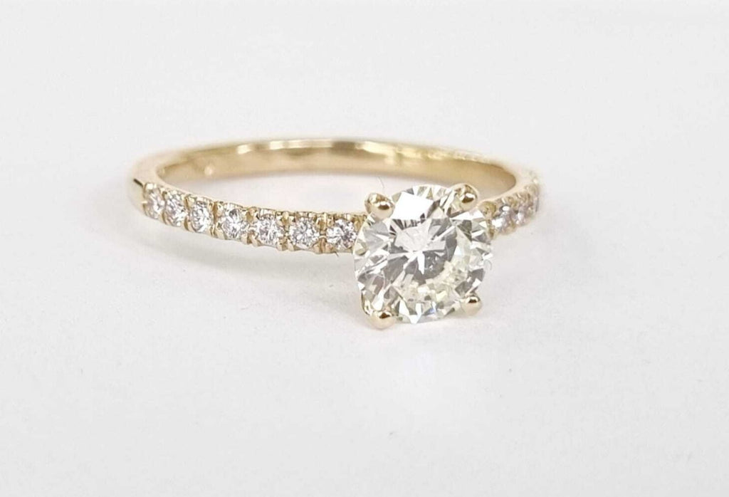 Anello fidanzamento in oro bianco 18k e diamanti naturali certificato igi 0.90ct