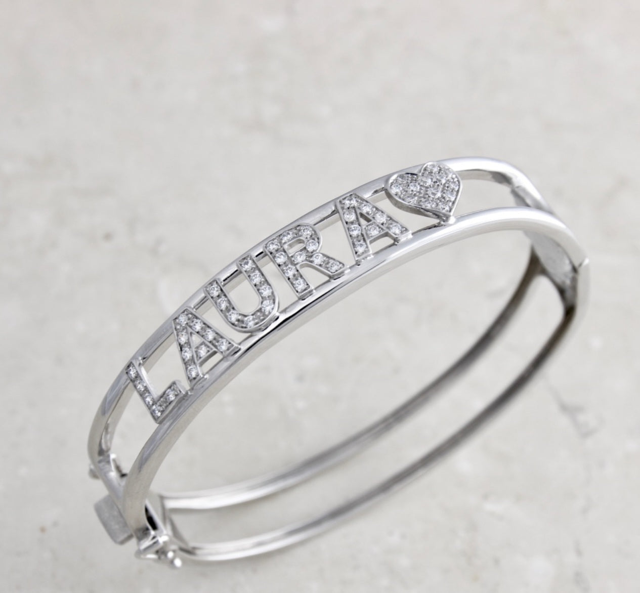 Bracciale personalizzato in oro bianco 18k e diamanti naturali