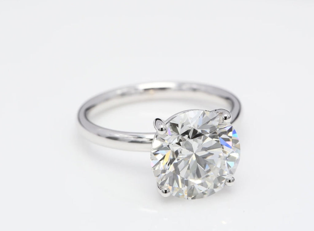 Anello solitario in oro bianco 18k e diamante naturale da 2.02 ct.  D IF