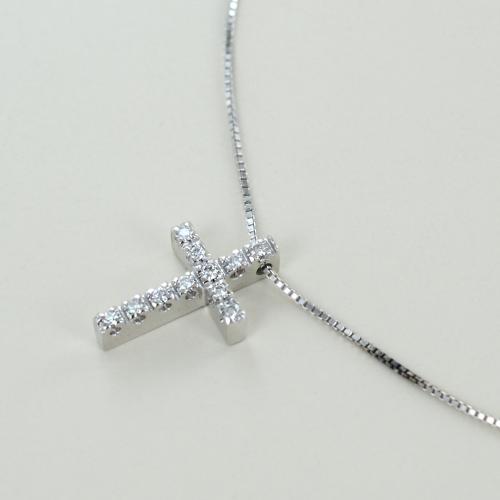 Collana con ciondolo Croce piccola con Diamanti ct. 0.55