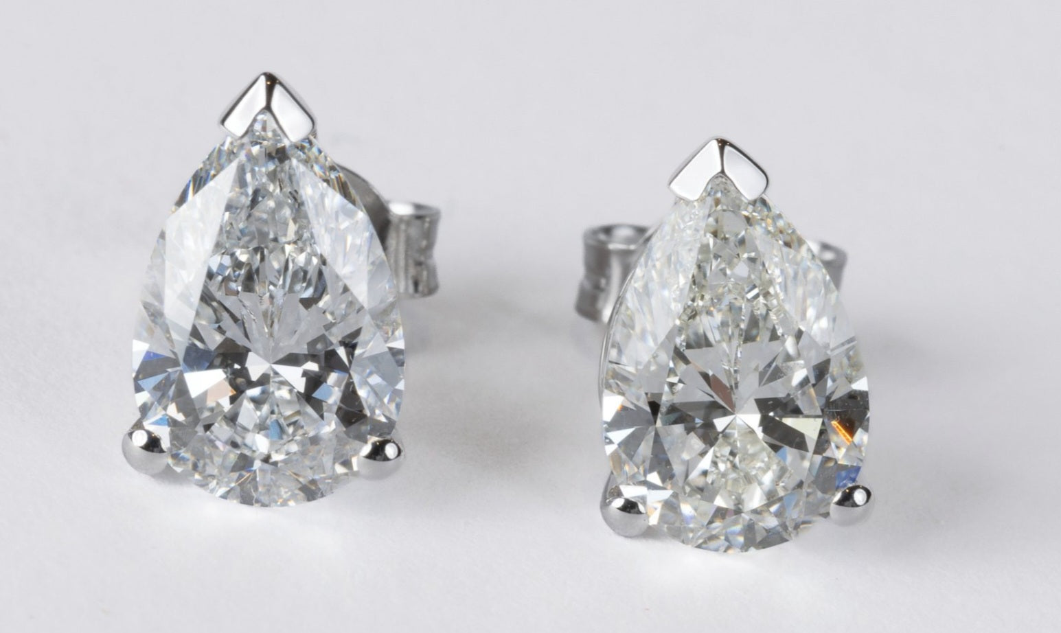 Orecchini - 18 carati Oro bianco - 1.00ct. tw. Diamante (Naturale) - Pera