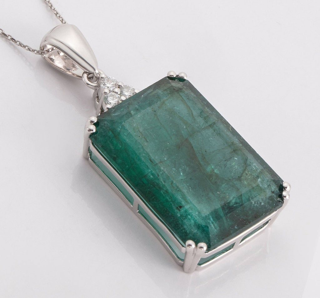 Collana in oro bianco 18k con smeraldo naturale colombiano 5.20ct