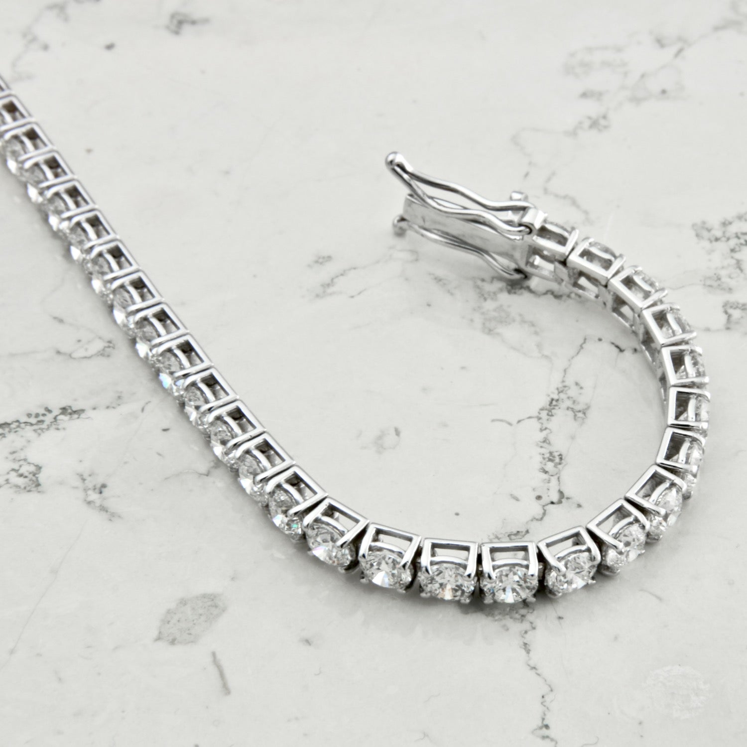 Bracciale tennis certificato HRD diamanti naturali 4,03 ct E VVS1