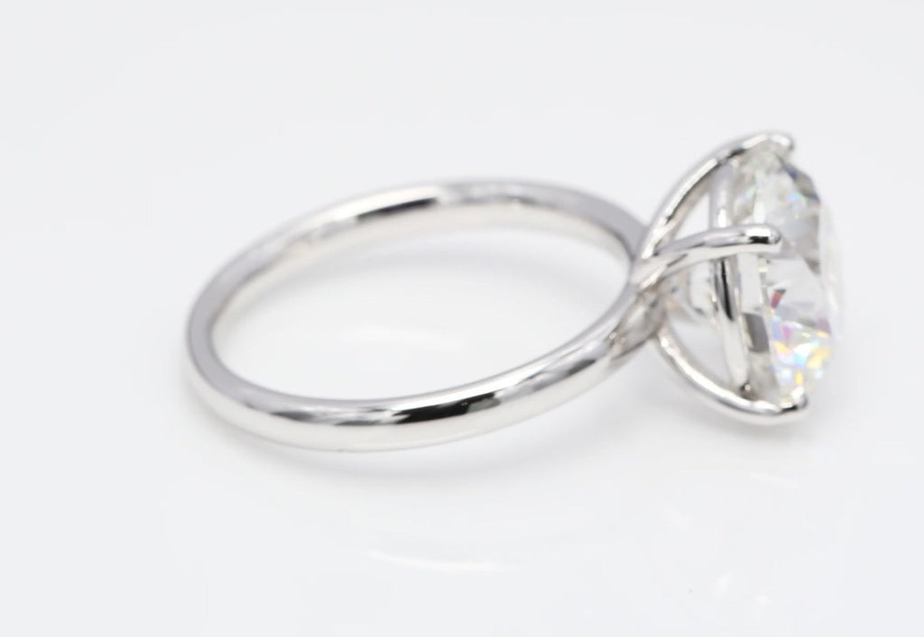 Anello solitario in oro bianco 18k e diamante naturale da 2.02 ct.  D IF