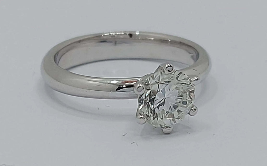 Anello solitario diamante naturale  1.50 ct certificato IGI D VVS1