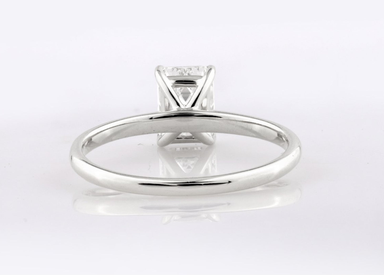 Anello solitario in oro bianco 18k e diamante naturale taglio smeraldo 1.20ct