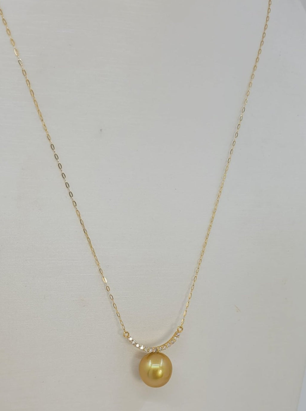 Collana in oro 18k e diamanti naturali 0.30ct  e perle australiana 10mm