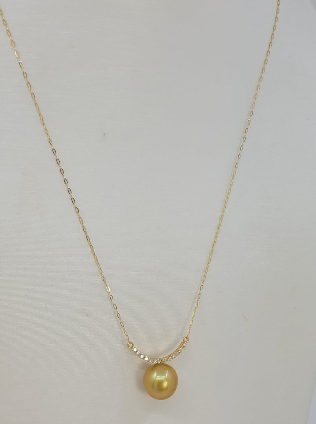 Collana in oro 18k e diamanti naturali 0.30ct  e perle australiana 10mm