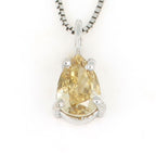Ciondolo punto luce con diamante naturale taglio pera certificato GIA 0.67 ct