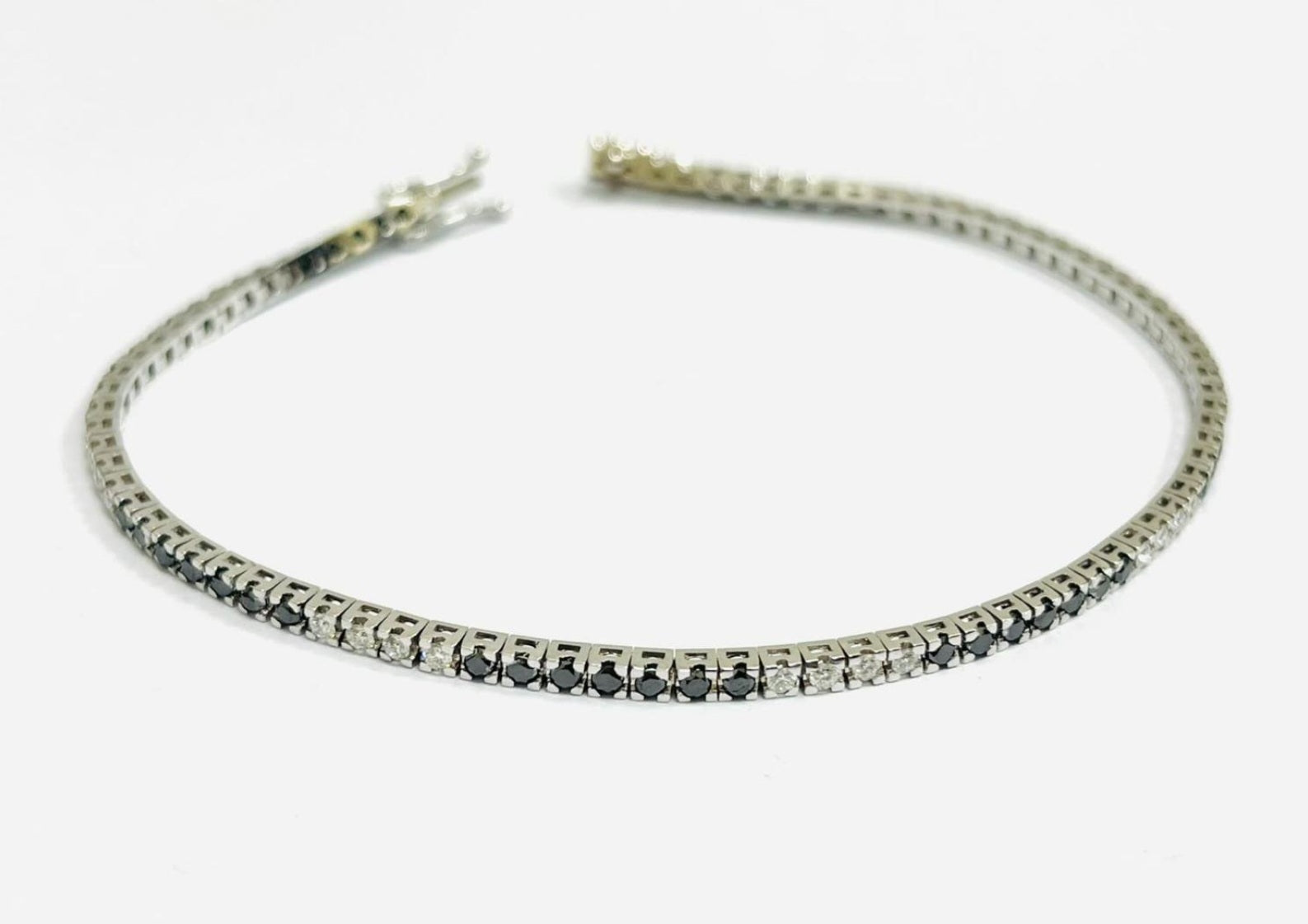 Bracciale tennis in oro bianco e diamanti naturali 5.00ct