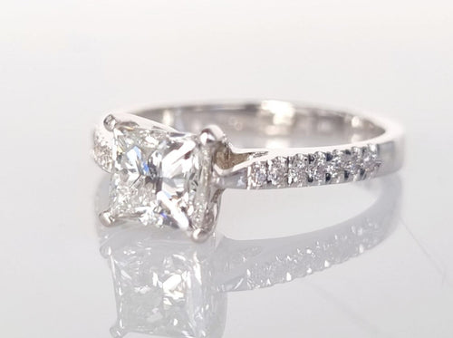 Anello fidanzamento in oro bianco 18k e diamanti naturali certificato igi 1.25ct