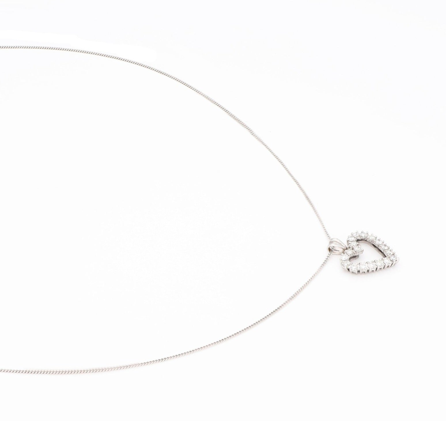 Collana cuore in oro e diamanti naturali 0.54ct