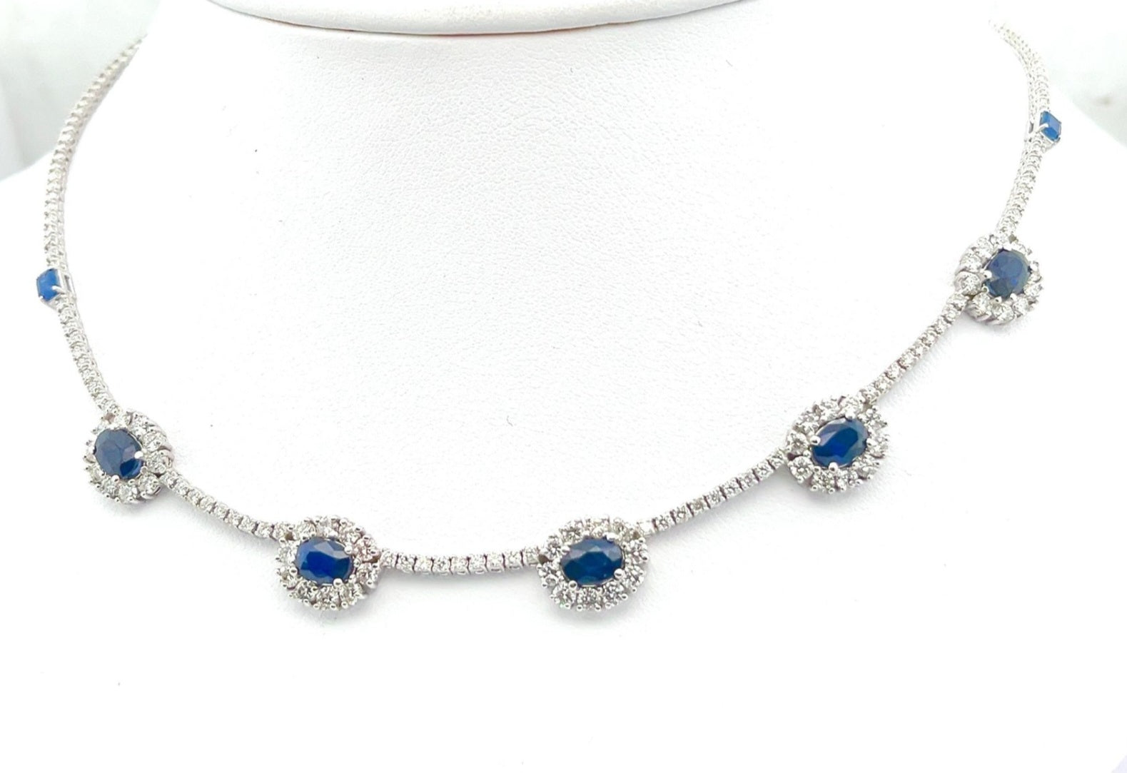 Collana tennis in oro bianco 18k e zaffiro e diamanti naturali 8ct