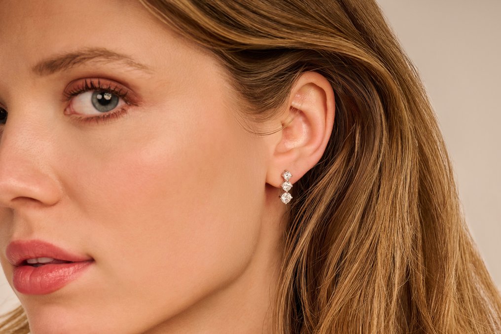 Orecchini - 18 carati Oro bianco - 0.90ct. tw. Diamante (Naturale)