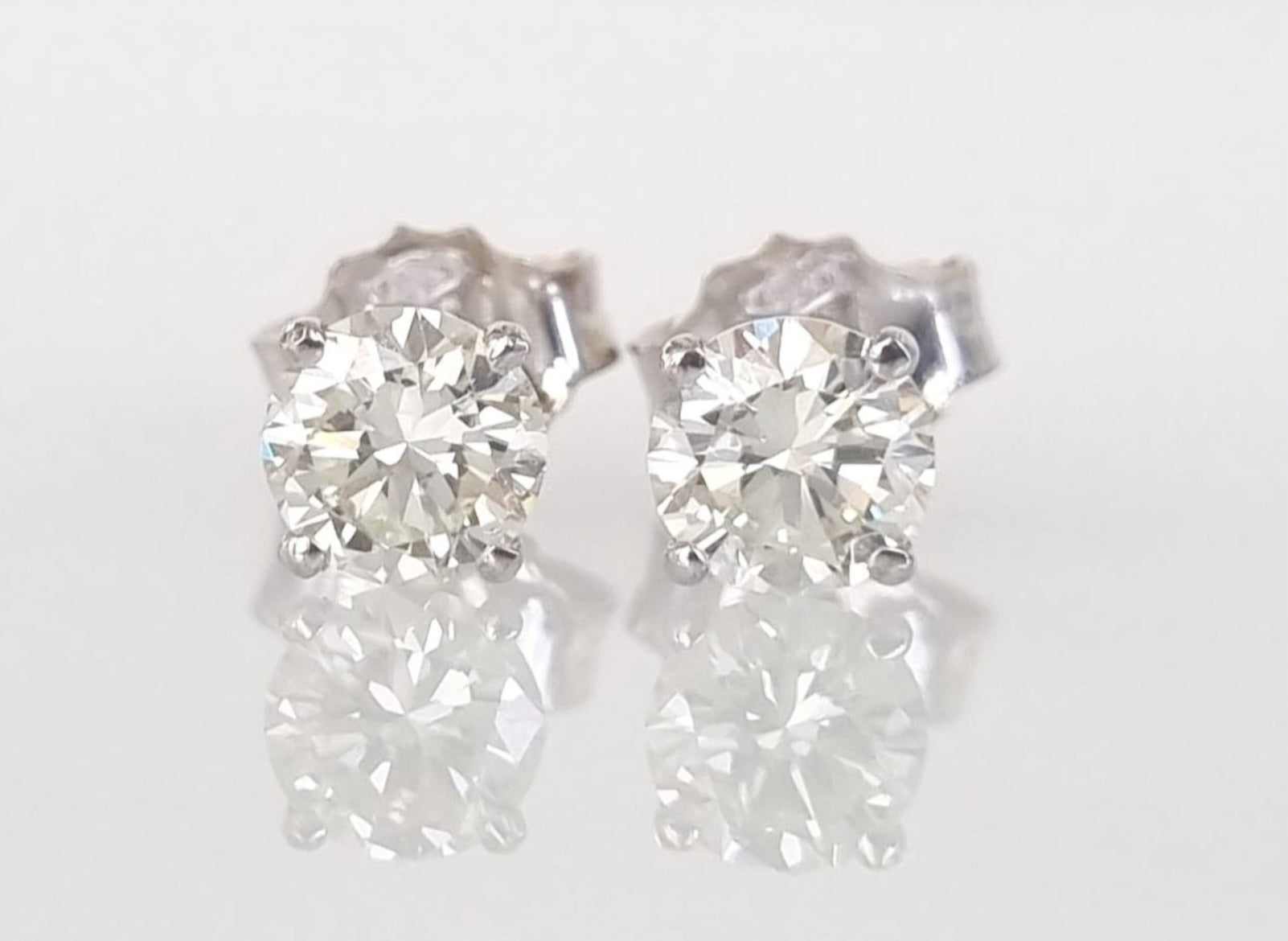 Orecchini - 18 carati Oro bianco - 2.10ct. tw. Diamante (Naturale)