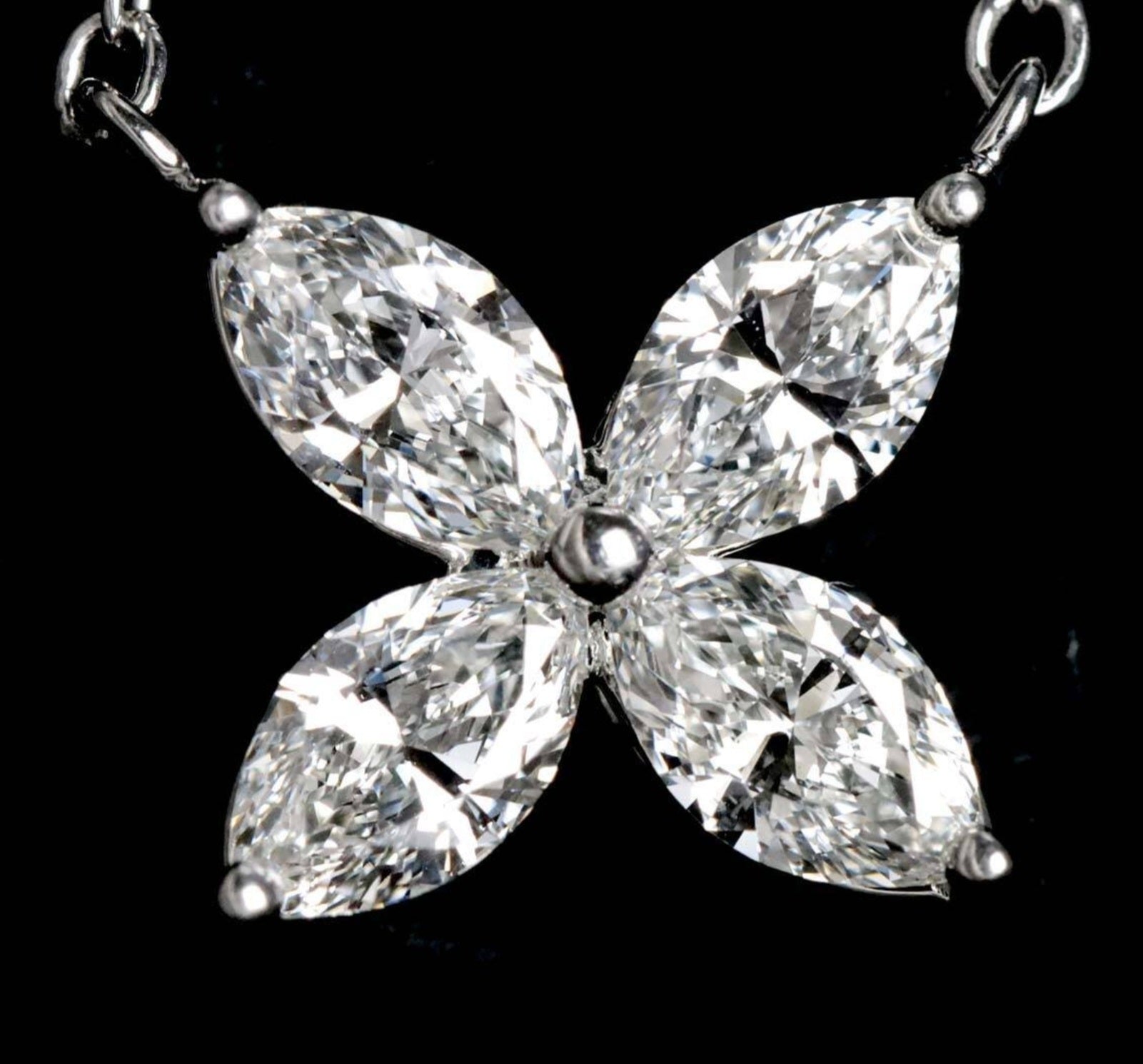 Collana in oro bianco 18k e diamanti naturali marquise 1.20ct
